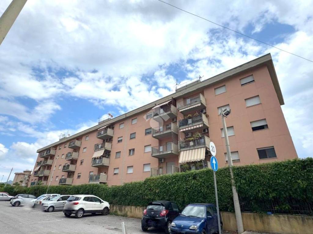 appartamento in vendita a Palermo in zona Zisa