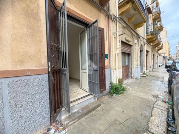appartamento in vendita a Palermo in zona Malaspina/Palagonia