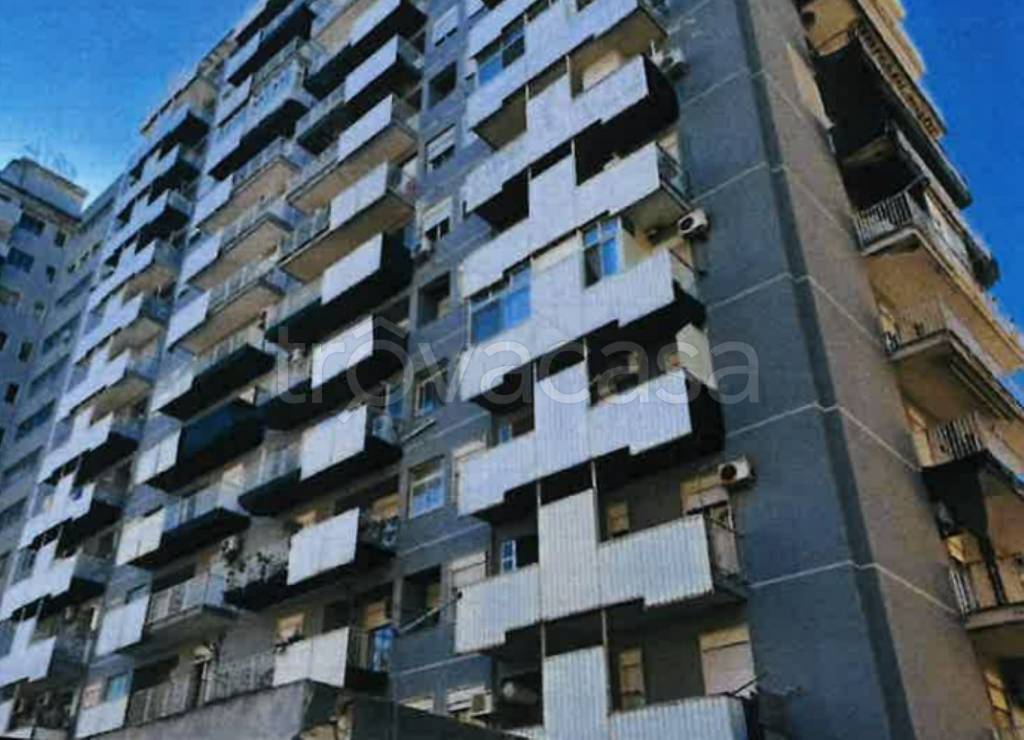 locale di sgombero in vendita a Palermo in zona Brancaccio