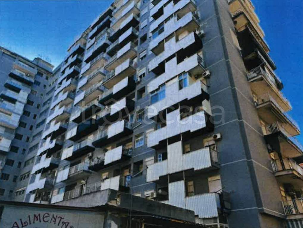 locale di sgombero in vendita a Palermo in zona Brancaccio