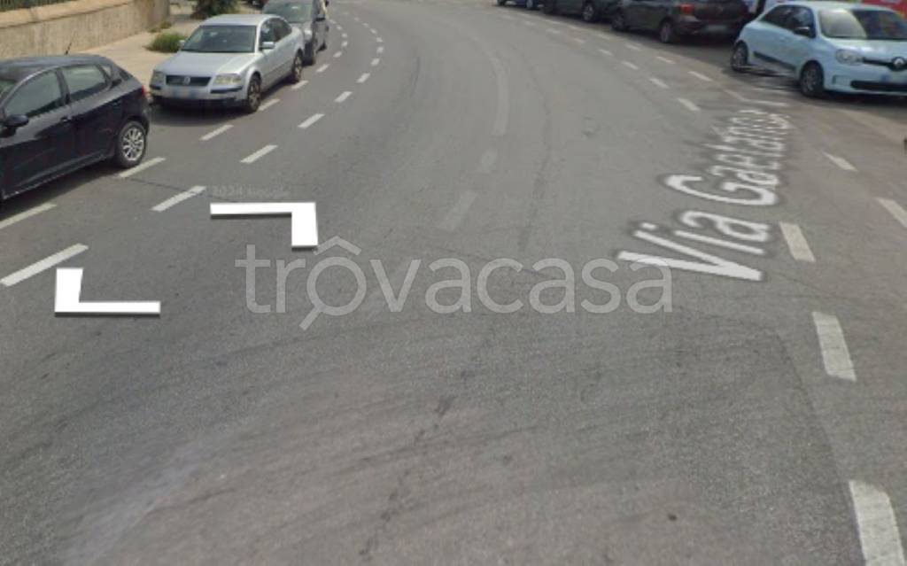 locale commerciale in vendita a Palermo in zona Montegrappa / Santa Rosalia