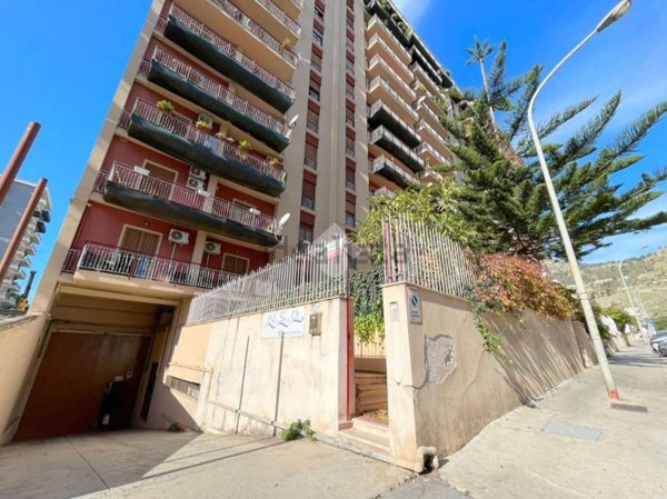 ufficio in vendita a Palermo in zona Montepellegrino