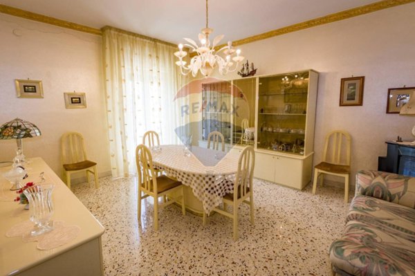 appartamento in vendita a Palermo in zona Montegrappa / Santa Rosalia