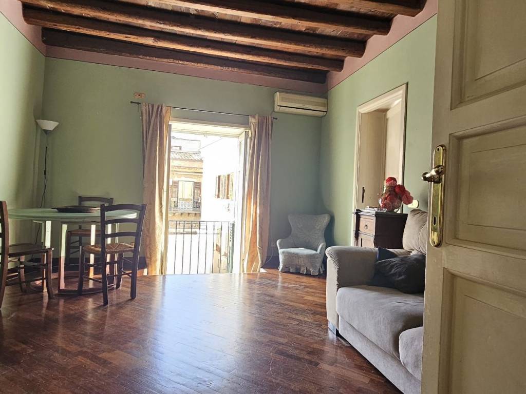 appartamento in vendita a Palermo in zona Centro storico