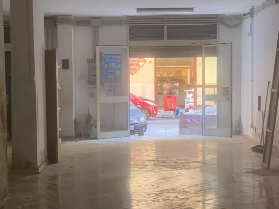 locale commerciale in vendita a Palermo in zona Oreto