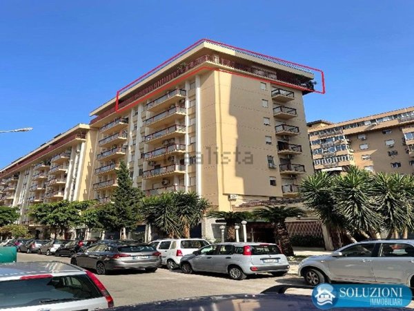 appartamento in vendita a Palermo in zona Malaspina/Palagonia
