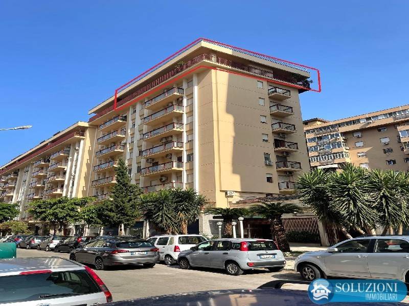 appartamento in vendita a Palermo in zona Malaspina/Palagonia