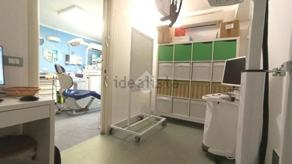 ufficio in vendita a Palermo in zona Libertà