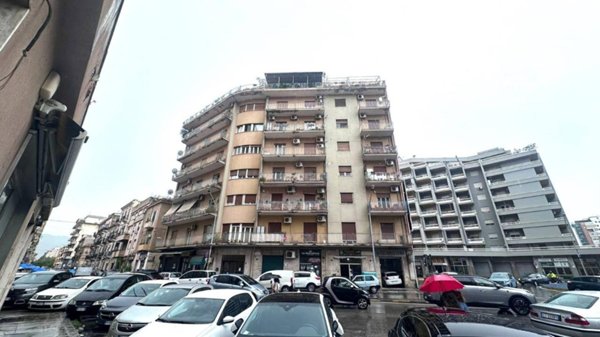 appartamento in vendita a Palermo in zona Malaspina/Palagonia