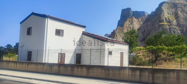 casa indipendente in vendita a Palermo in zona Tommaso Natale