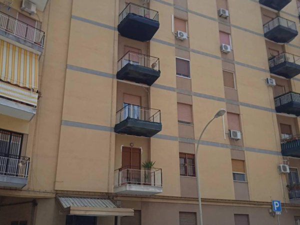 appartamento in vendita a Palermo in zona Montegrappa / Santa Rosalia