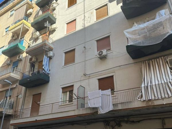 appartamento in vendita a Palermo in zona Malaspina/Palagonia