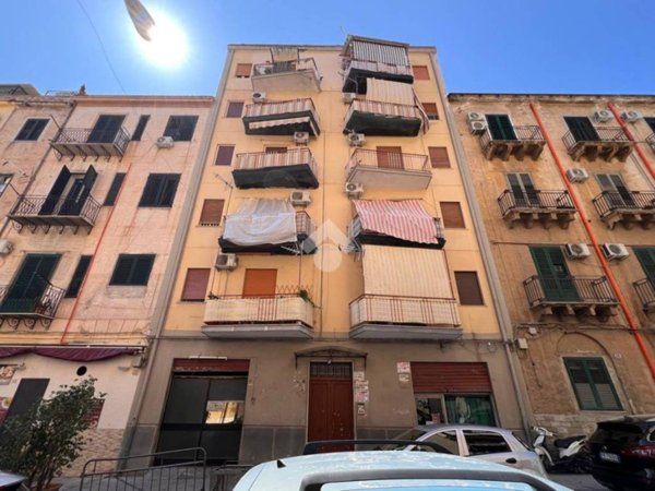 appartamento in vendita a Palermo in zona Zisa