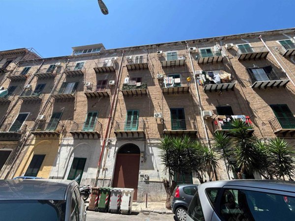 appartamento in vendita a Palermo in zona Malaspina/Palagonia