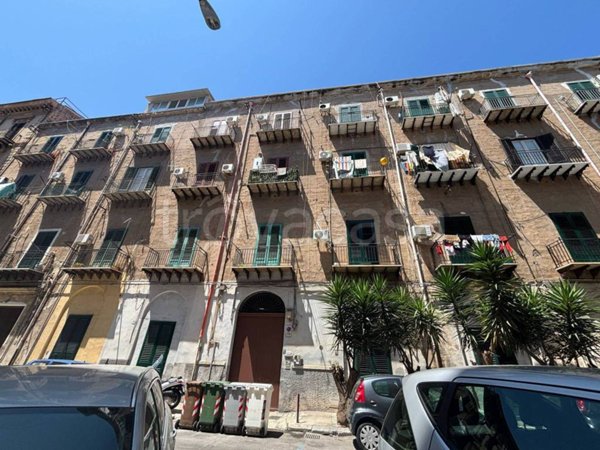 appartamento in vendita a Palermo in zona Malaspina/Palagonia