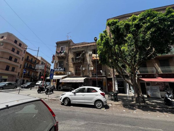 appartamento in vendita a Palermo in zona Montegrappa / Santa Rosalia