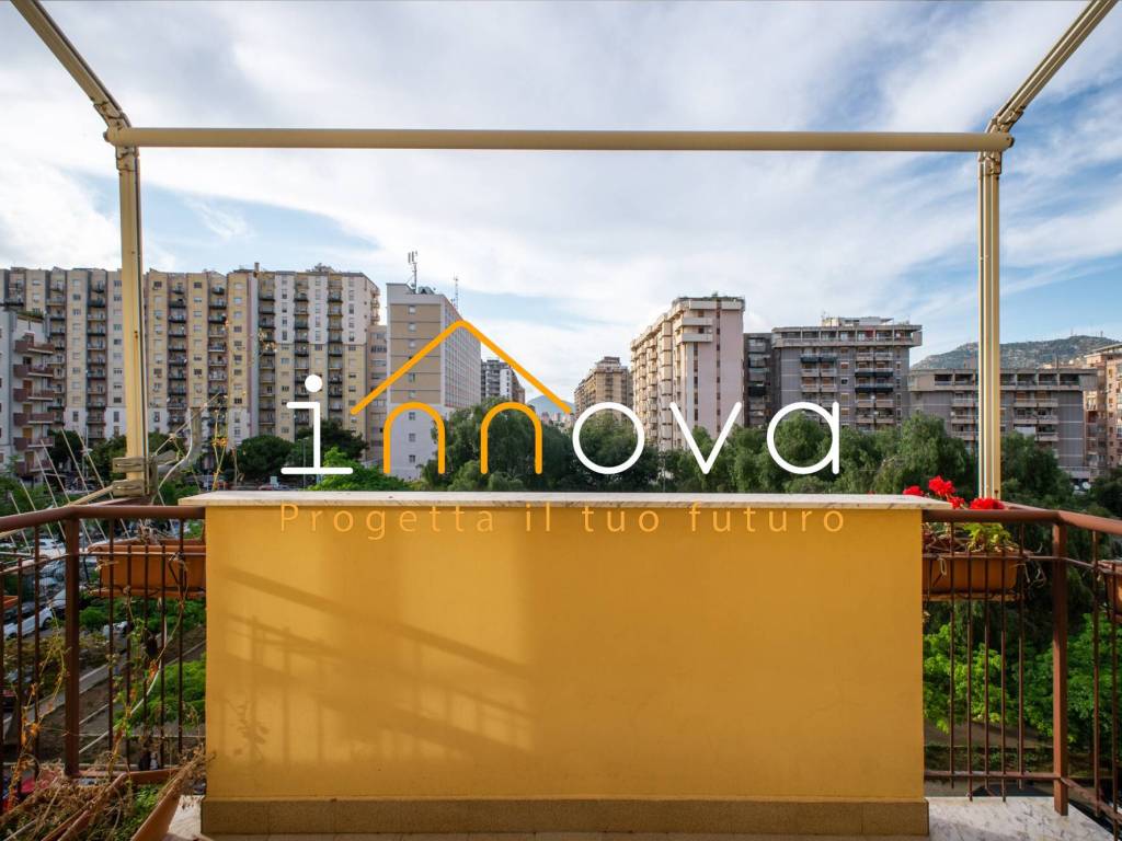 appartamento in vendita a Palermo in zona Malaspina/Palagonia
