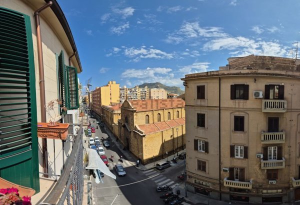appartamento in vendita a Palermo in zona Politeama