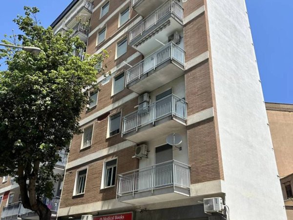 negozio in vendita a Palermo in zona Oreto