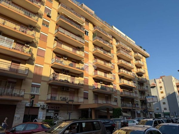 appartamento in vendita a Palermo in zona Malaspina/Palagonia