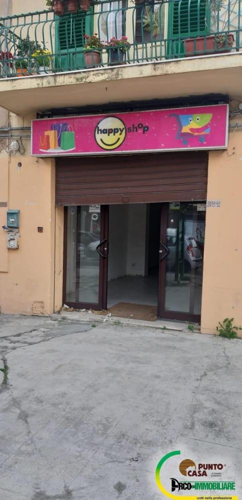 negozio in vendita a Palermo in zona Calatafimi / Cuba