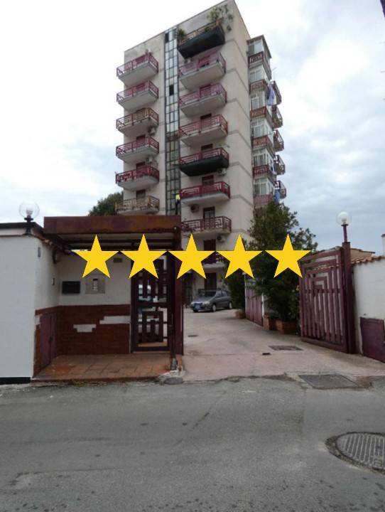 appartamento in vendita a Palermo in zona Montegrappa / Santa Rosalia