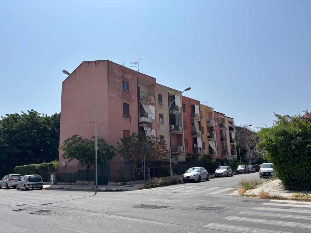 appartamento in vendita a Palermo in zona Zisa