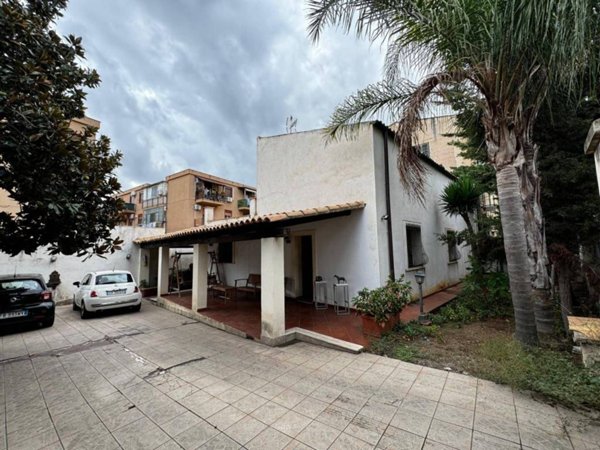 casa indipendente in vendita a Palermo in zona Cruillas