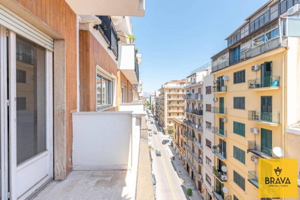appartamento in vendita a Palermo in zona Politeama