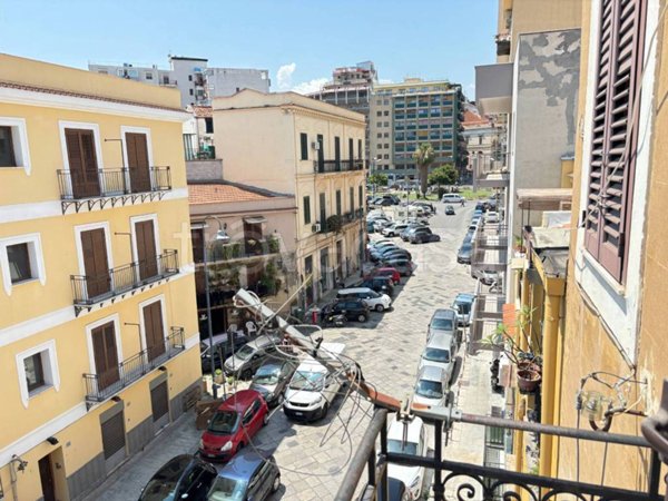 appartamento in vendita a Palermo in zona Politeama