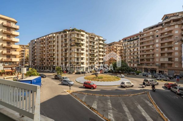 ufficio in vendita a Palermo in zona Malaspina/Palagonia