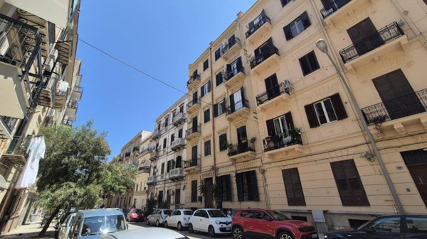 appartamento in vendita a Palermo in zona Malaspina/Palagonia