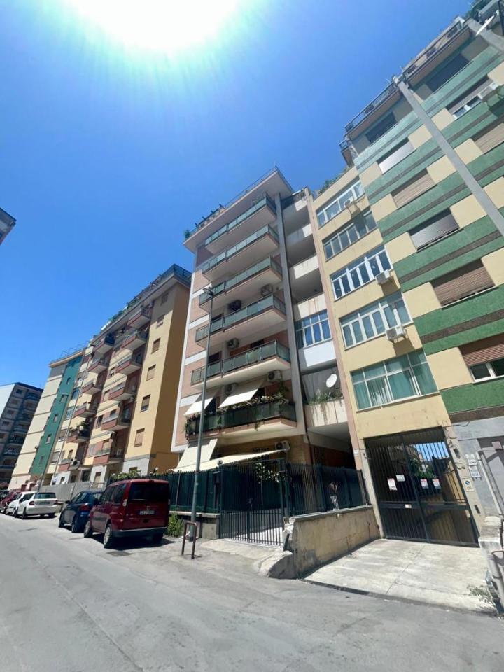 appartamento in vendita a Palermo in zona Politeama