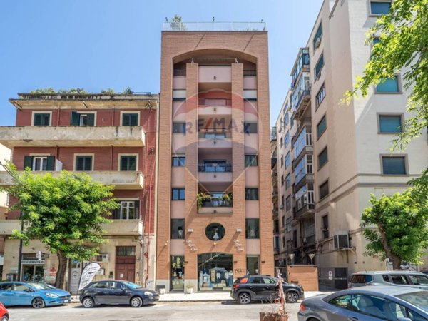 appartamento in vendita a Palermo in zona Politeama