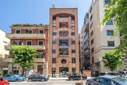 appartamento in vendita a Palermo in zona Politeama