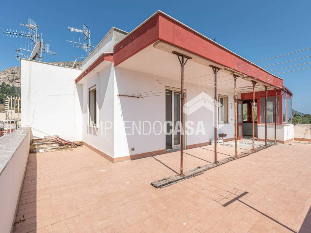 appartamento in vendita a Palermo in zona Arenella/Vergine Maria