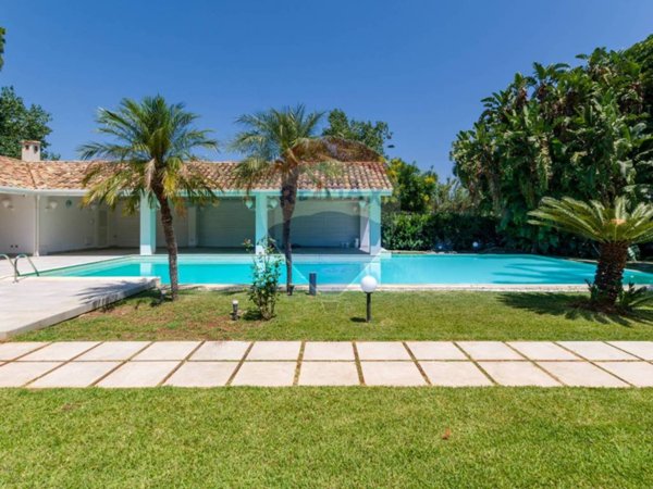 casa indipendente in vendita a Palermo in zona Partanna