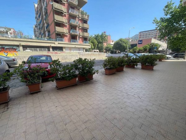 negozio in vendita a Palermo in zona San Lorenzo