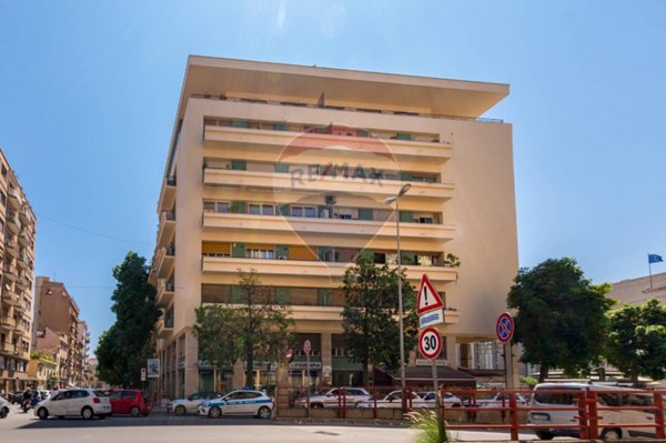 appartamento in vendita a Palermo in zona Zisa