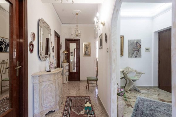 appartamento in vendita a Palermo in zona Montegrappa / Santa Rosalia