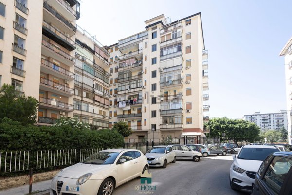 appartamento in vendita a Palermo in zona Montegrappa / Santa Rosalia