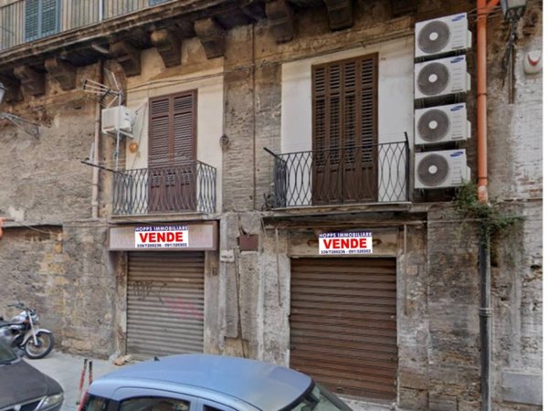locale commerciale in vendita a Palermo in zona Centro storico