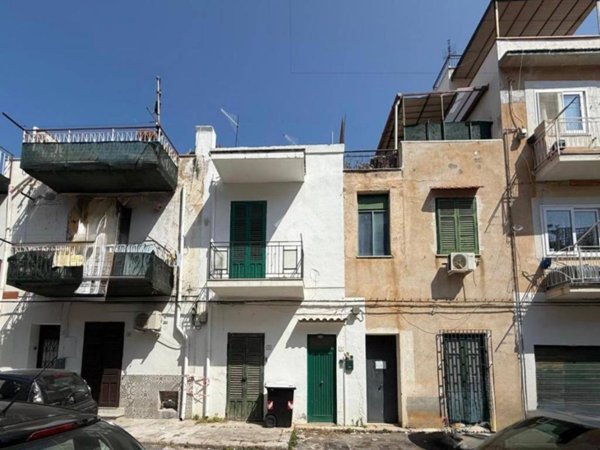 appartamento in vendita a Palermo in zona Partanna