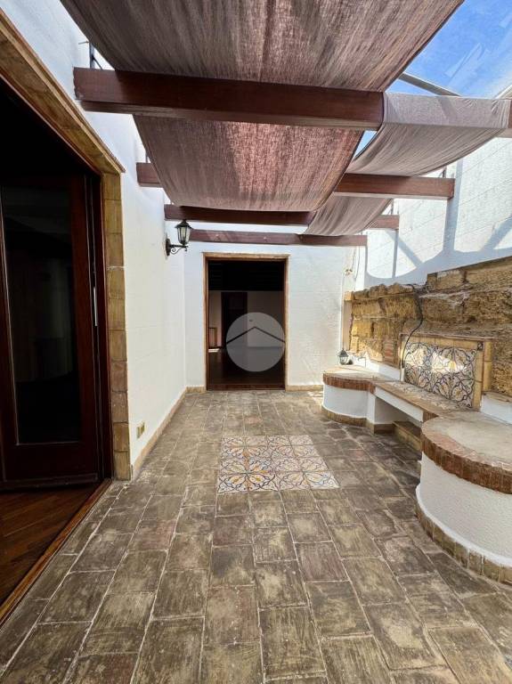 appartamento in vendita a Palermo in zona Politeama