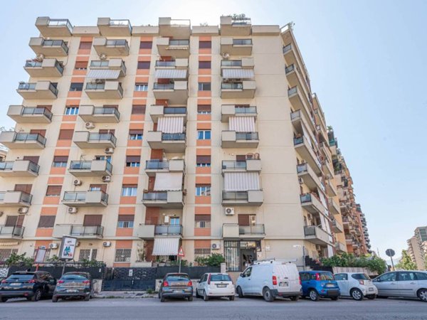 appartamento in vendita a Palermo in zona Politeama