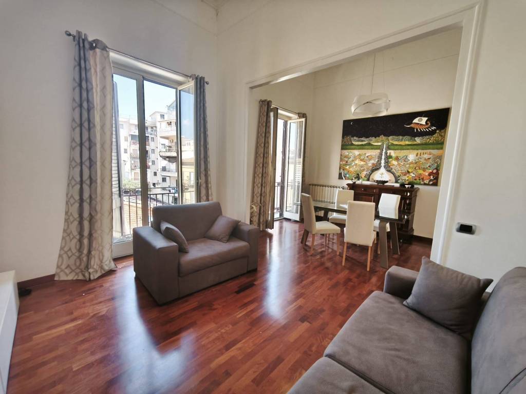 appartamento in vendita a Palermo in zona Politeama