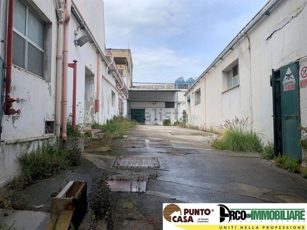 intera palazzina in vendita a Palermo in zona Oreto