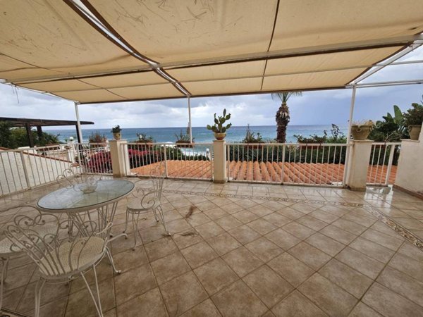 casa indipendente in vendita a Palermo in zona Arenella/Vergine Maria