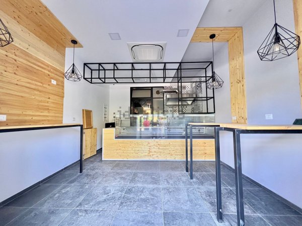 locale commerciale in vendita a Palermo in zona Pallavicino