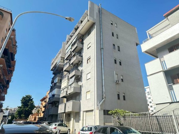 appartamento in vendita a Palermo in zona Malaspina/Palagonia